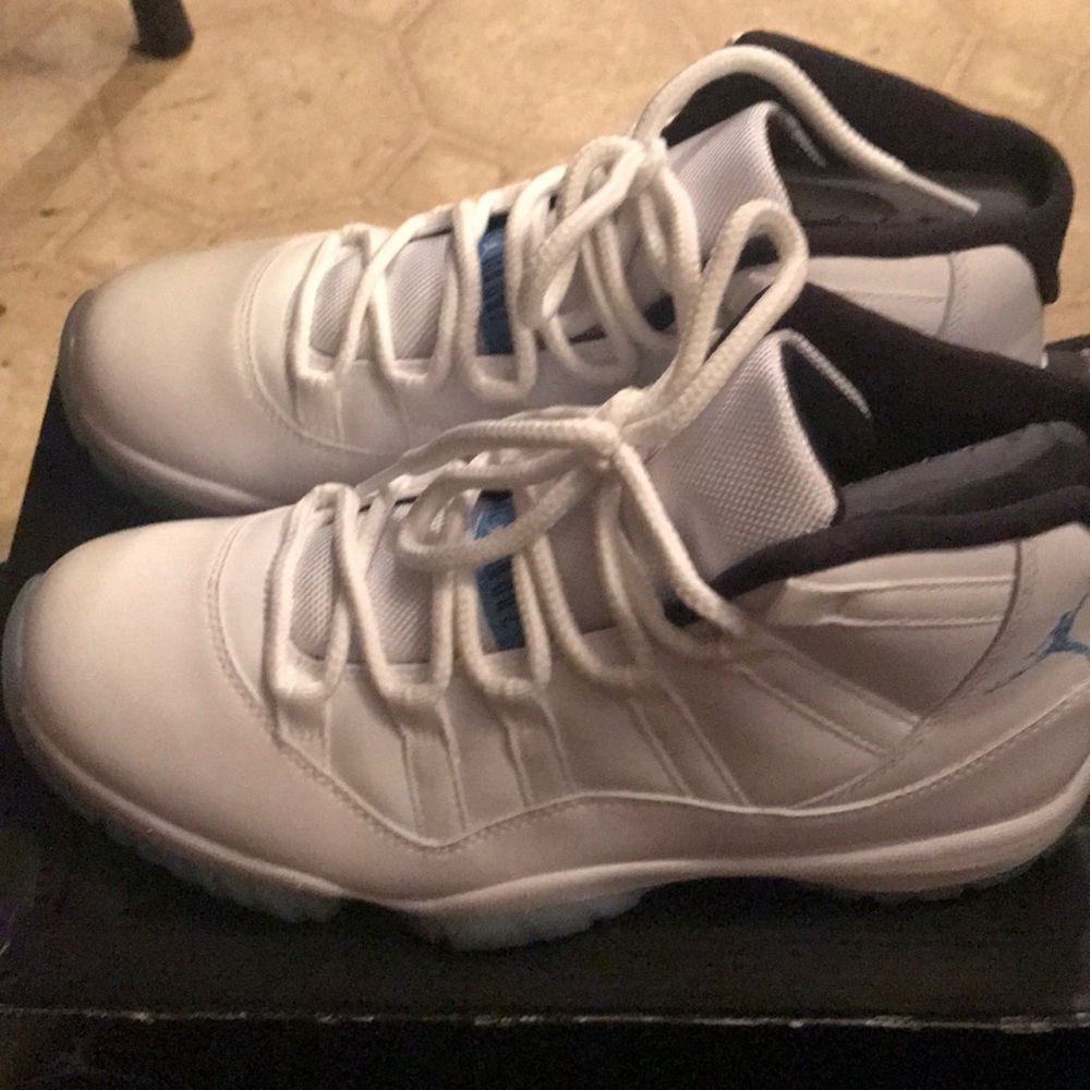 Jordan 11s - Picture 3 of 4